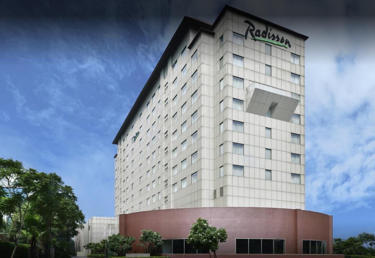 เรดิสัน คุรุคราม อุทโยค วิหาร Hotel คูร์เคาน์ ภายนอก รูปภาพ Radisson Hotel, Kathmandu
