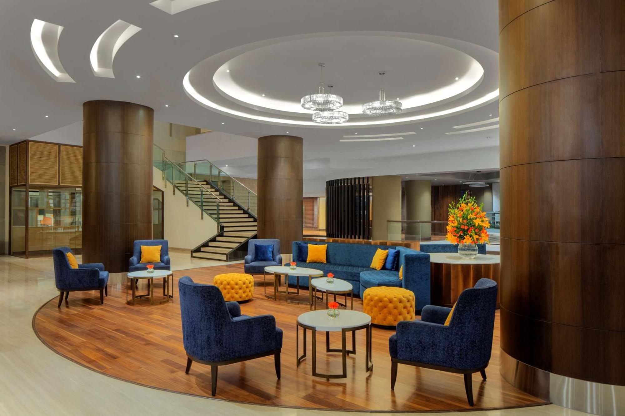 เรดิสัน คุรุคราม อุทโยค วิหาร Hotel คูร์เคาน์ ภายนอก รูปภาพ