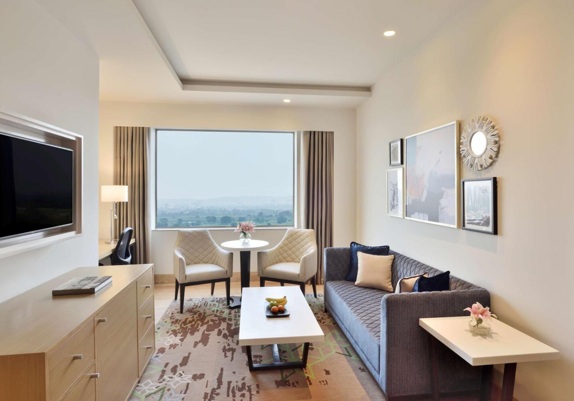 เรดิสัน คุรุคราม อุทโยค วิหาร Hotel คูร์เคาน์ ภายนอก รูปภาพ