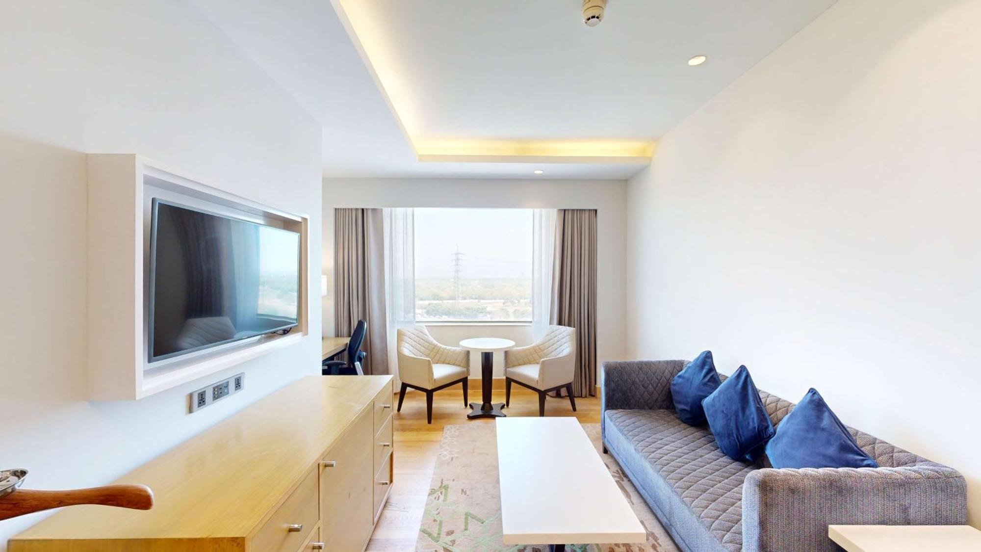 เรดิสัน คุรุคราม อุทโยค วิหาร Hotel คูร์เคาน์ ภายนอก รูปภาพ