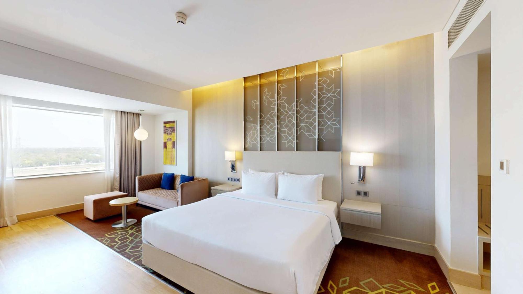 เรดิสัน คุรุคราม อุทโยค วิหาร Hotel คูร์เคาน์ ภายนอก รูปภาพ